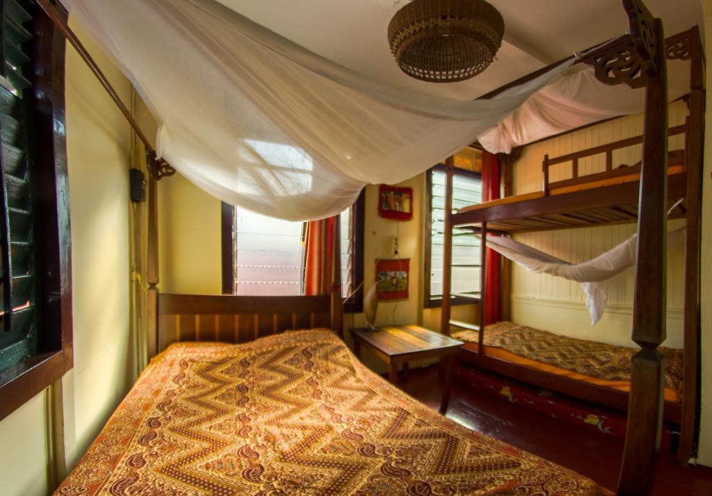Guesthouse Un Pied-A-Terre Paramaribo Exterior foto