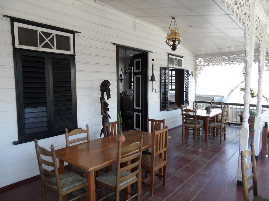 Guesthouse Un Pied-A-Terre Paramaribo Exterior foto